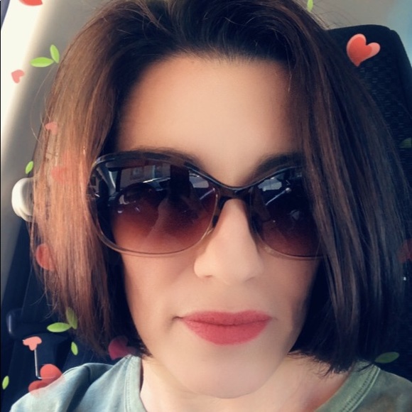 Meet your Posher, Dannah - Picture 3 of 3